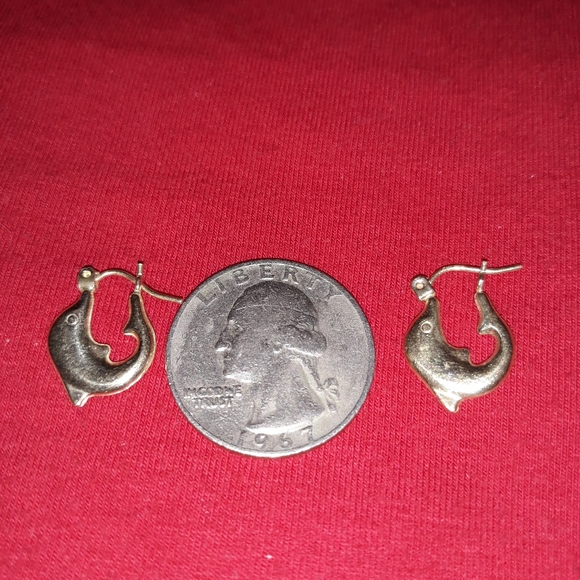 Women's 10K Gold Dolphin Hoops - Picture 3 of 6